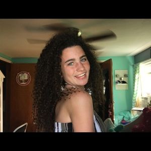 Meet your Posher, Alexis